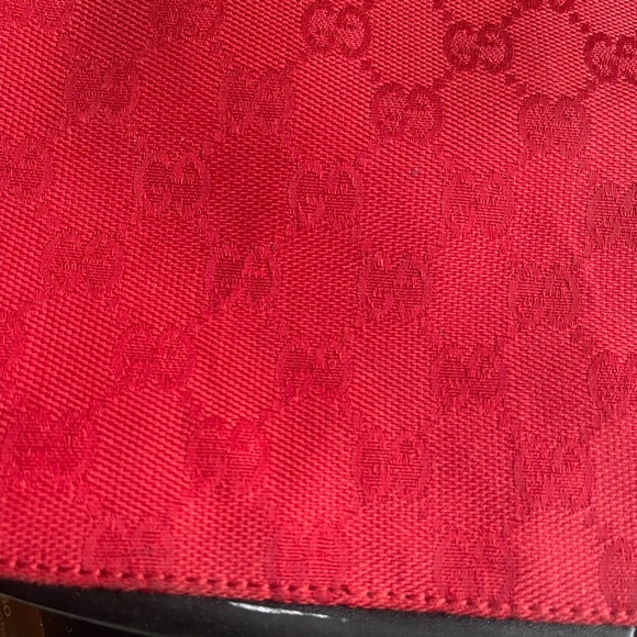 Gucci Authentic Monogram Drawstring Shoulder Bag - Picture 14 of 14